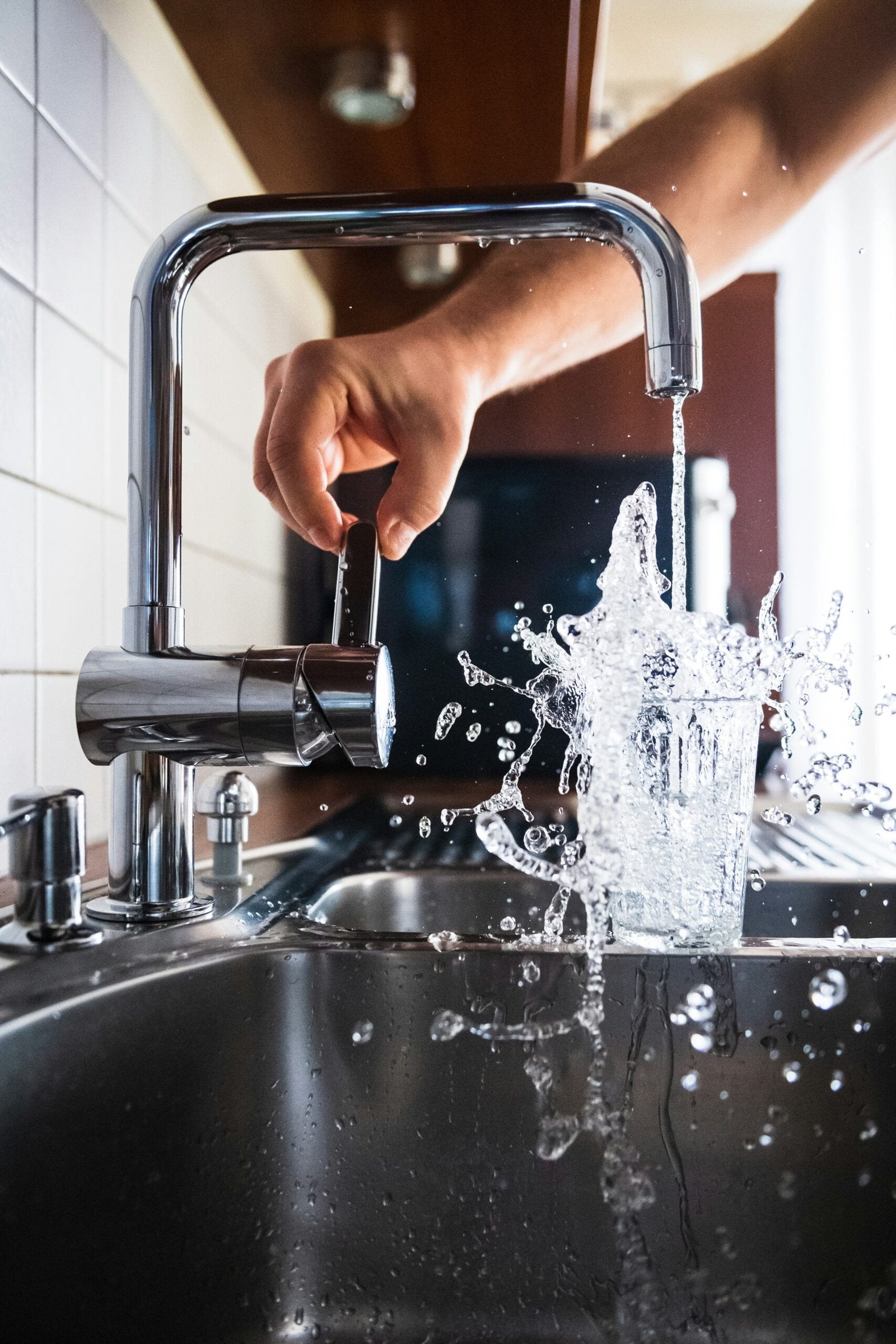 Modern H2O Origin water solution environment